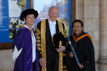 Honorary graduate Taufa Vakatale with Chancellor Sir Menzies Campbell and Principal and Vice Chancellor Louise Richardson