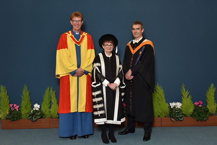Rufus Norris with the University Chaplain Donald MacEwan and Principal, Professor Dame Sally Mapstone FRSE