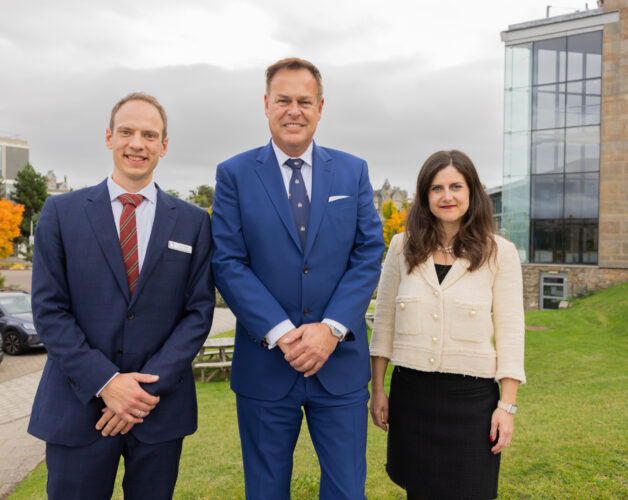 Peter Jones CBE with Dr Marcel Lukas, Vice-Dean Executive Education and Senior Lecturer in Banking and Finance (left) and Dr Gosia Mitka, Senior LecturerVice-Dean Engagement, Partnerships and Social Responsibility (right).